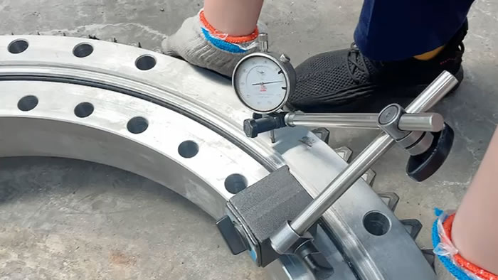 Clearance Testing of Small Size Slewing Ring