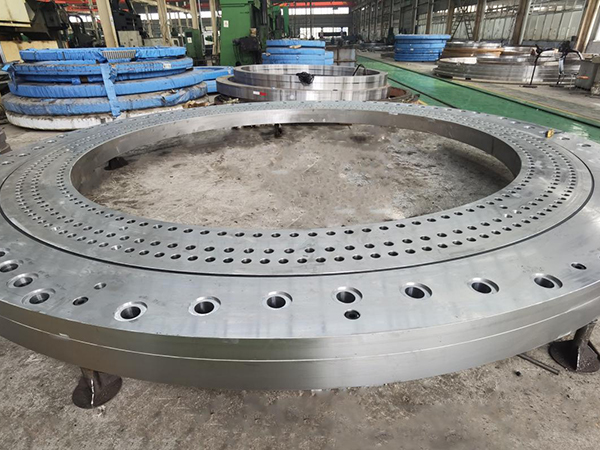 Three-row roller slewing bearing with outer diameter of 5.9m for wind turbine flanges